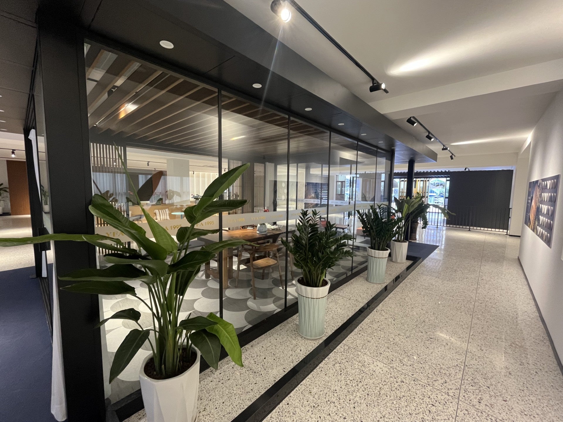 TLP Elite Aluminium Fixed Glass Panel - 6m side