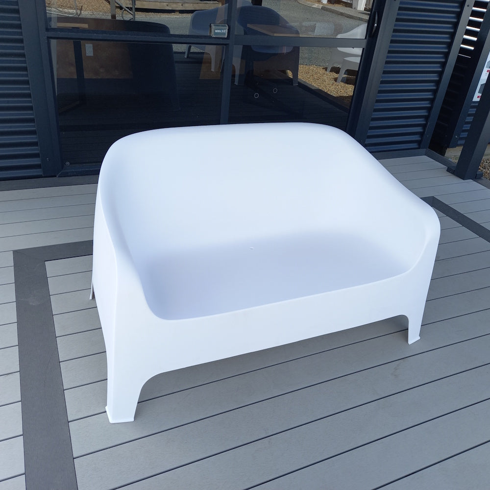 Eva Outdoor Tub Sofa White - 1343mm (w) x 799mm (d) x 791mm (h)