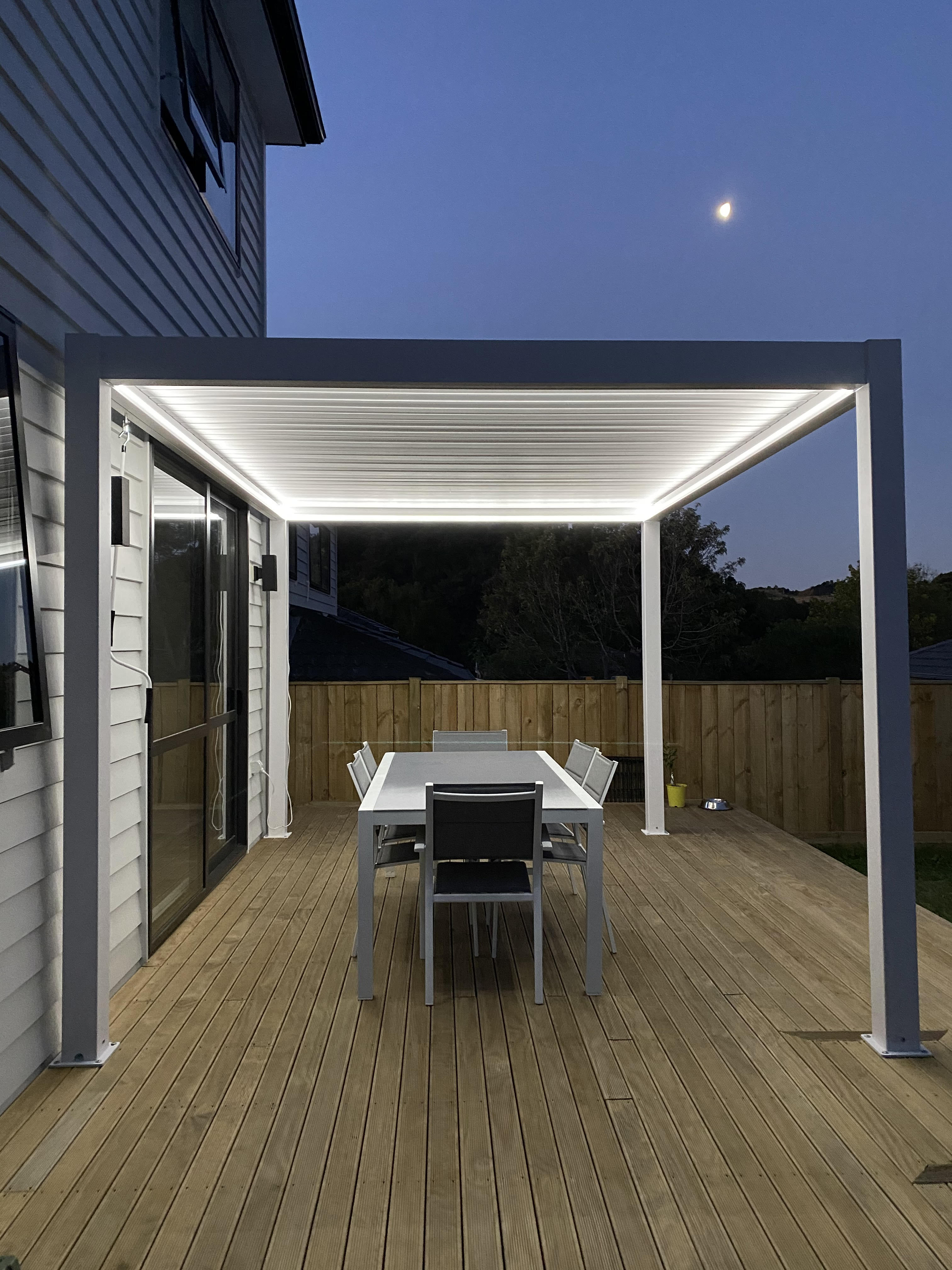 TLP "Affordable Premium" 3mx3mx2.5m Louvre Pergola LED - Free Standing / Manual Crank (White) - CLEARANCE PRICES