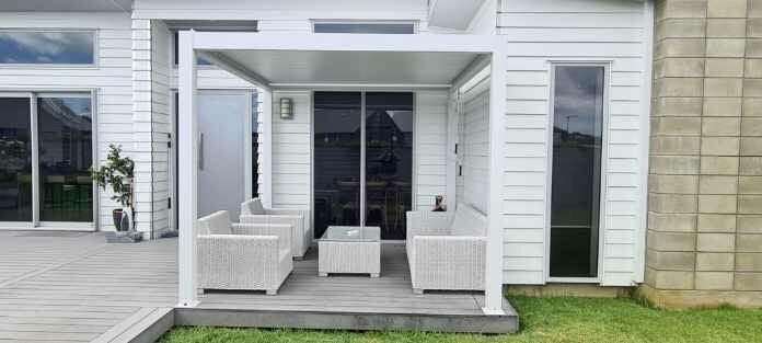 TLP "Affordable Premium" 3mx3mx2.5m Louvre Pergola LED - Free Standing / Manual Crank (White) - CLEARANCE PRICES